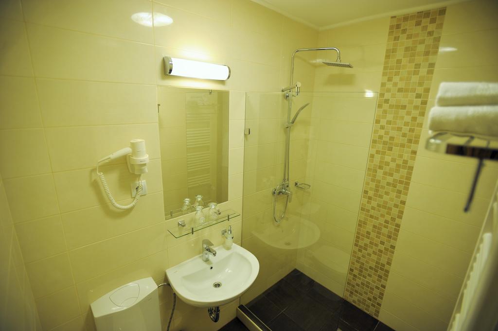 Park Hotel Gyula Bilik gambar