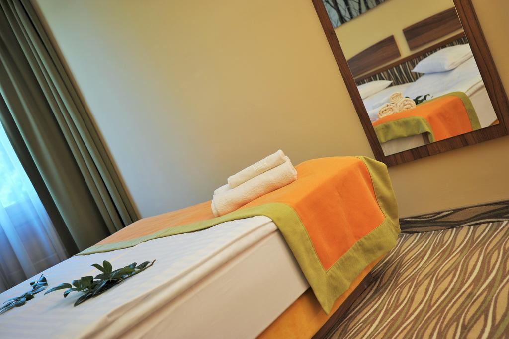 Park Hotel Gyula Bilik gambar