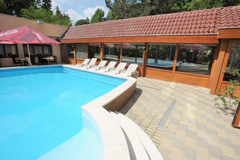 Park Hotel Gyula Luaran gambar